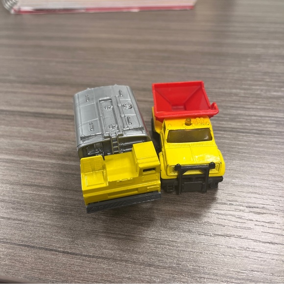 Matchbox Mattel 1989 1990 Water Hauler Highway Maintenance Truck Diecast Toy Car - Picture 3 of 4